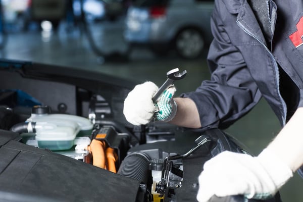 ディーラーでの修理が最適な場合